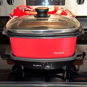 West Bend 5-qt Versatility Slow Cooker with Travel Tote